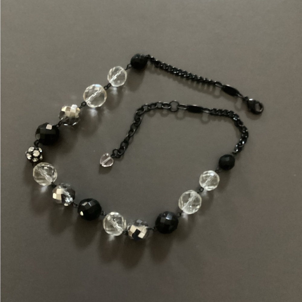 Sabika crystal necklace, authentic
